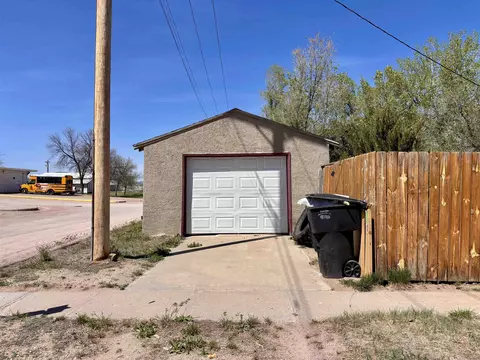 Exterior - 310 7th Ave, Edgemont, SD 57735 photo 6 of 6