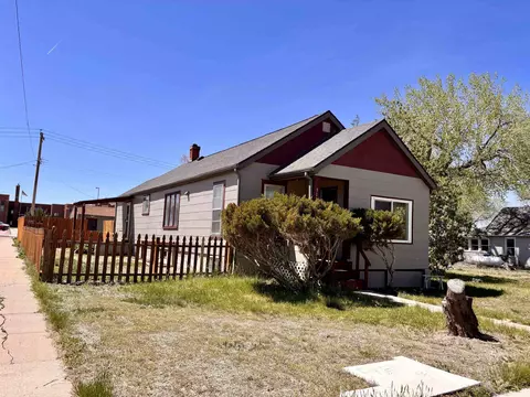 310 7th Ave, Edgemont, SD 57735