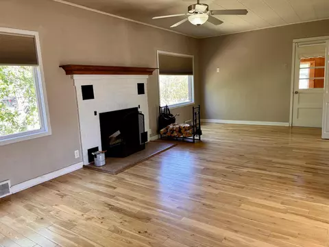 Living - 310 7th Ave, Edgemont, SD 57735 photo 1 of 3