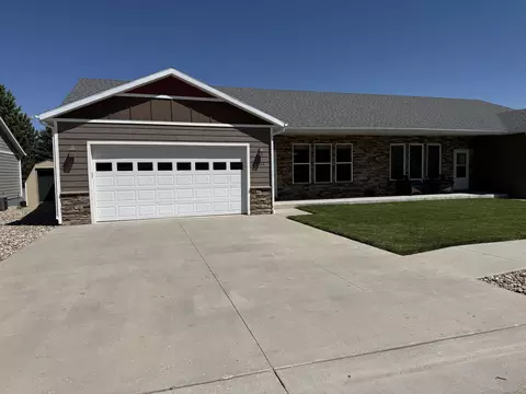 2214 Split Rock Dr, Sturgis, SD 57785