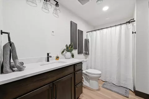 Bath - 21385 Trailside Rd, Lead, SD 57754 photo 7 of 7