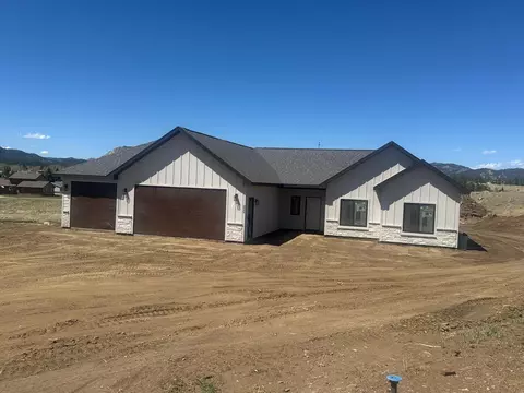 229 Stone Hl, Custer, SD 57730