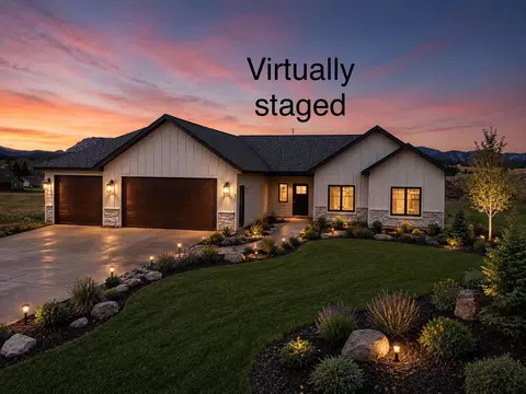 229 Stone Hl, Custer, SD 57730