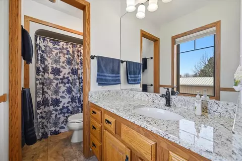 Bath - 304 Willow Dr, Spearfish, SD 57783 photo 2 of 3