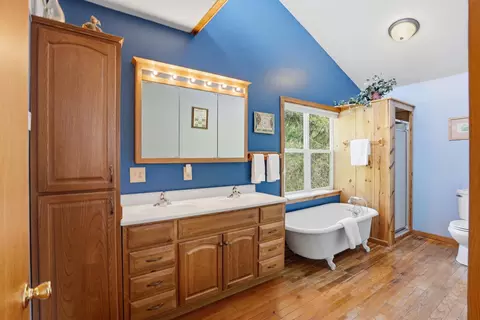 Bath - 10 Centennial Ave, Deadwood, SD 57732 photo 3 of 5