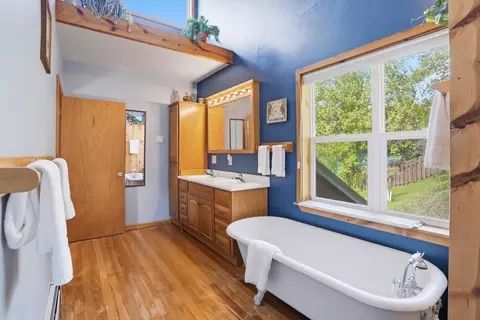 Bath - 10 Centennial Ave, Deadwood, SD 57732 photo 4 of 5