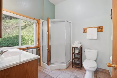 Bath - 10 Centennial Ave, Deadwood, SD 57732 photo 1 of 5