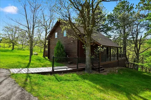 20787 Mountain Ct, Sturgis, SD 57785