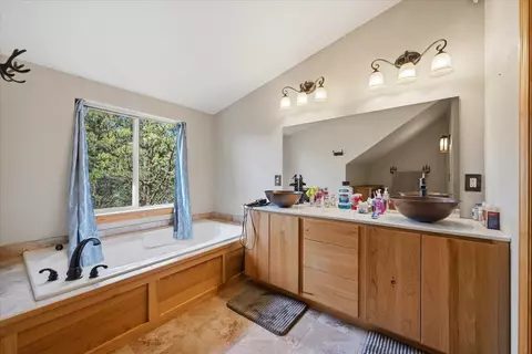 Bath - 20787 Mountain Ct, Sturgis, SD 57785 photo 5 of 5