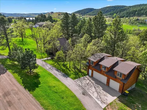 20787 Mountain Ct, Sturgis, SD 57785