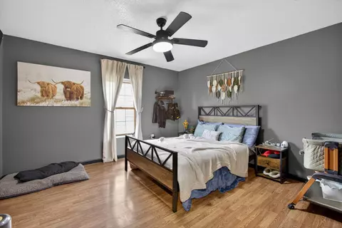 Bedroom - 215 7th Ave, Belle Fourche, SD 57717 photo 1 of 10