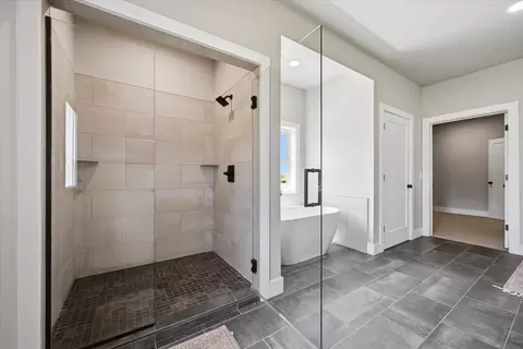 Bath - 2301 Bridgestone Cir, Spearfish, SD 57783 photo 4 of 4