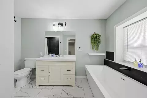 Bath - 300 8th Ave, Belle Fourche, SD 57717 photo 2 of 5
