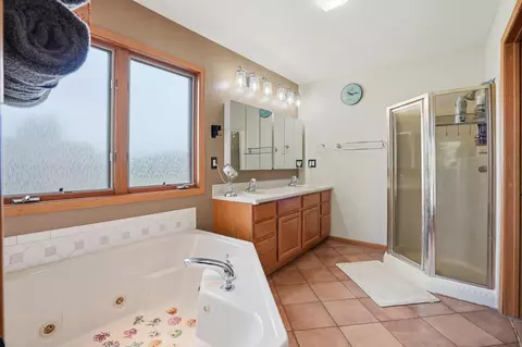 Bath - 2167 Ferguson St, Sturgis, SD 57785 photo 3 of 6