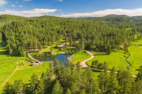 12099 Kaubisch Ranch Rd, Hill City, SD 57745