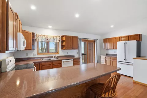 Kitchen - 407 Summit St, Belle Fourche, SD 57717 photo 2 of 6