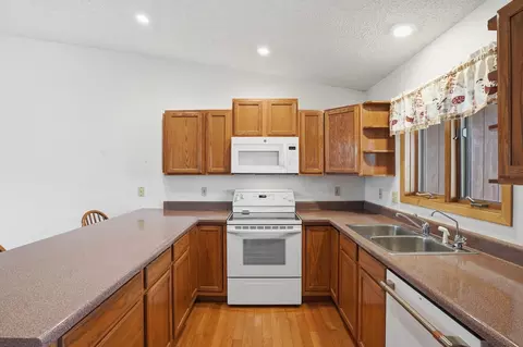 Kitchen - 407 Summit St, Belle Fourche, SD 57717 photo 4 of 6