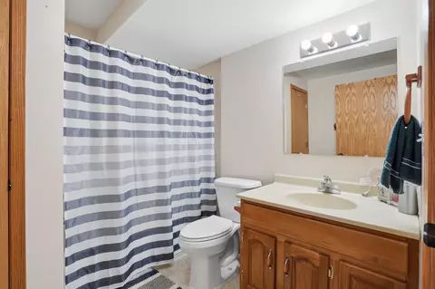 Bath - 407 Summit St, Belle Fourche, SD 57717 photo 3 of 3