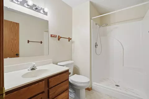 Bath - 407 Summit St, Belle Fourche, SD 57717 photo 1 of 3