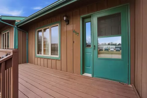 Exterior - 407 Summit St, Belle Fourche, SD 57717 photo 2 of 6
