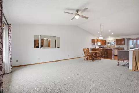 Living - 407 Summit St, Belle Fourche, SD 57717 photo 3 of 4