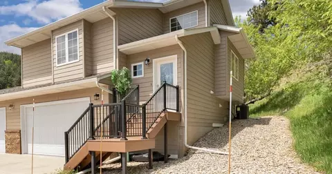 6 Calamity Ln, Deadwood, SD 57732