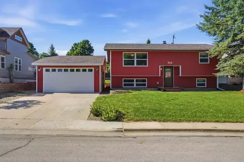713 E Grant St, Spearfish, SD 57783