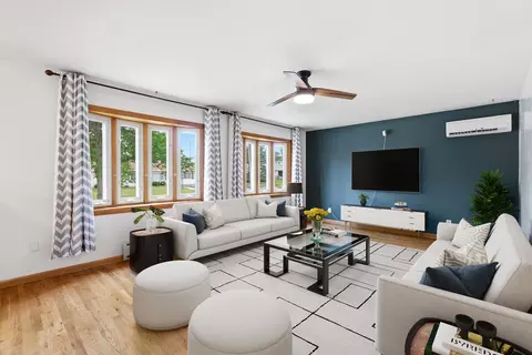 Living - 2806 Maple Ave, Rapid City, SD 57701 photo 2 of 4