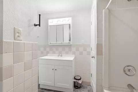 Bath - 306 E Jackson, Rapid City, SD 57701 photo 2 of 3