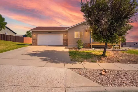 4923 S Pointe Dr, Rapid City, SD 57701