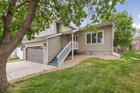 1215 Range View Cir, Rapid City, SD 57701