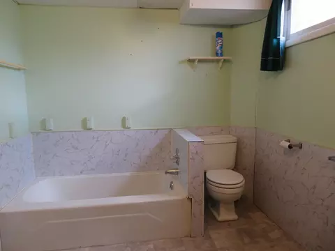 Bath - 1118 Canal St, Custer, SD 57730 photo 2 of 2