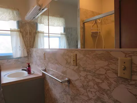 Bath - 1118 Canal St, Custer, SD 57730 photo 1 of 2