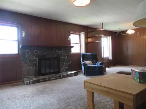 Living - 1118 Canal St, Custer, SD 57730 photo 3 of 6