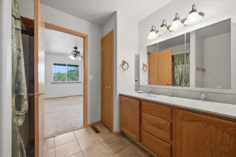 Bath - 221 Thunderbolt Ct, Spearfish, SD 57783 photo 1 of 2