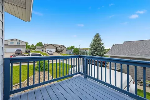 Exterior - 821 Ridgeview, Belle Fourche, SD 57717 photo 4 of 5