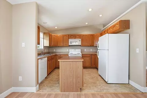 Kitchen - 821 Ridgeview, Belle Fourche, SD 57717 photo 1 of 3