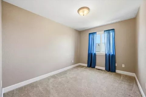 Bedroom - 821 Ridgeview, Belle Fourche, SD 57717 photo 3 of 7