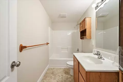 Bath - 821 Ridgeview, Belle Fourche, SD 57717 photo 2 of 2