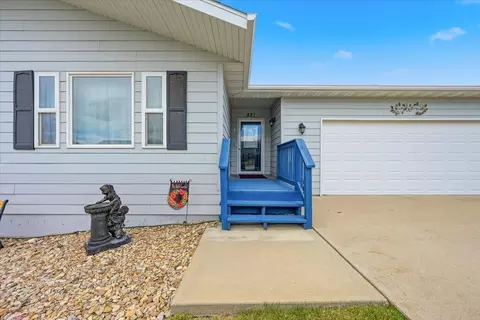Exterior - 821 Ridgeview, Belle Fourche, SD 57717 photo 2 of 5
