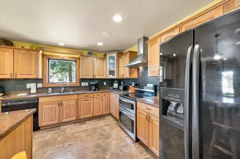 Kitchen - 12359 Moss Rock Ln, Custer, SD 57730 photo 3 of 3