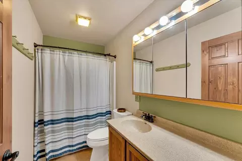 Bath - 12359 Moss Rock Ln, Custer, SD 57730 photo 2 of 2