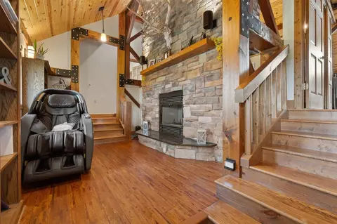 Entry Way - 11892 Katherine Ct, Custer, SD 57730 photo 4 of 10