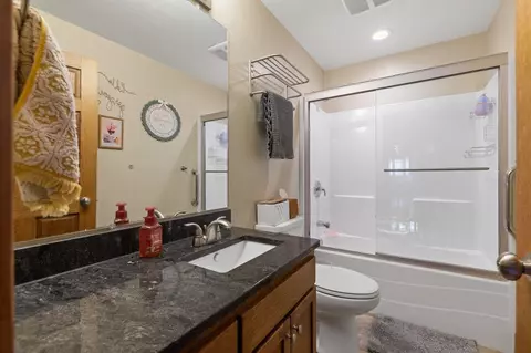 Bath - 11892 Katherine Ct, Custer, SD 57730 photo 4 of 4