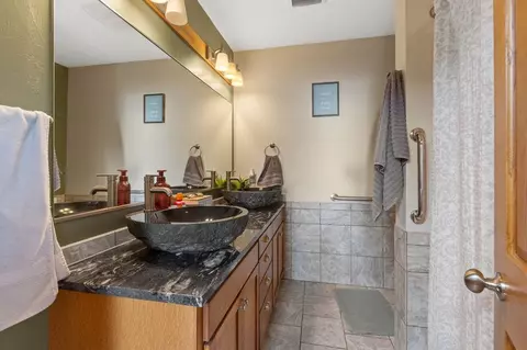 Bath - 11892 Katherine Ct, Custer, SD 57730 photo 1 of 4