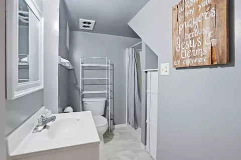 Bath - 822 N 10th St, Spearfish, SD 57783 photo 2 of 2
