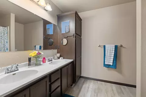 Bath - 456 Pershing St, Box Elder, SD 57719 photo 2 of 3
