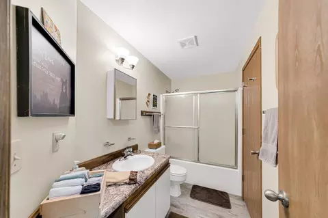 Bath - 744 Prospect Ave, Lead, SD 57754 photo 1 of 1