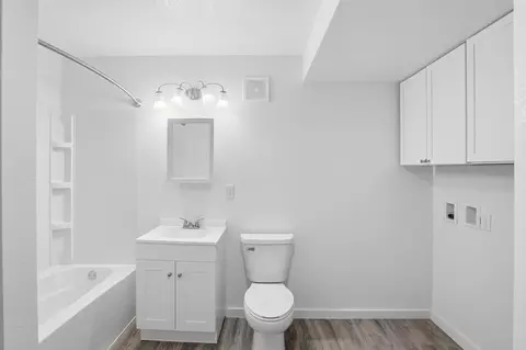 Bath - 611 Railroad Ave, Lead, SD 57754 photo 5 of 6