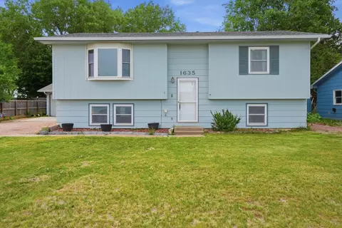 1635 Ennen Dr, Rapid City, SD 57703